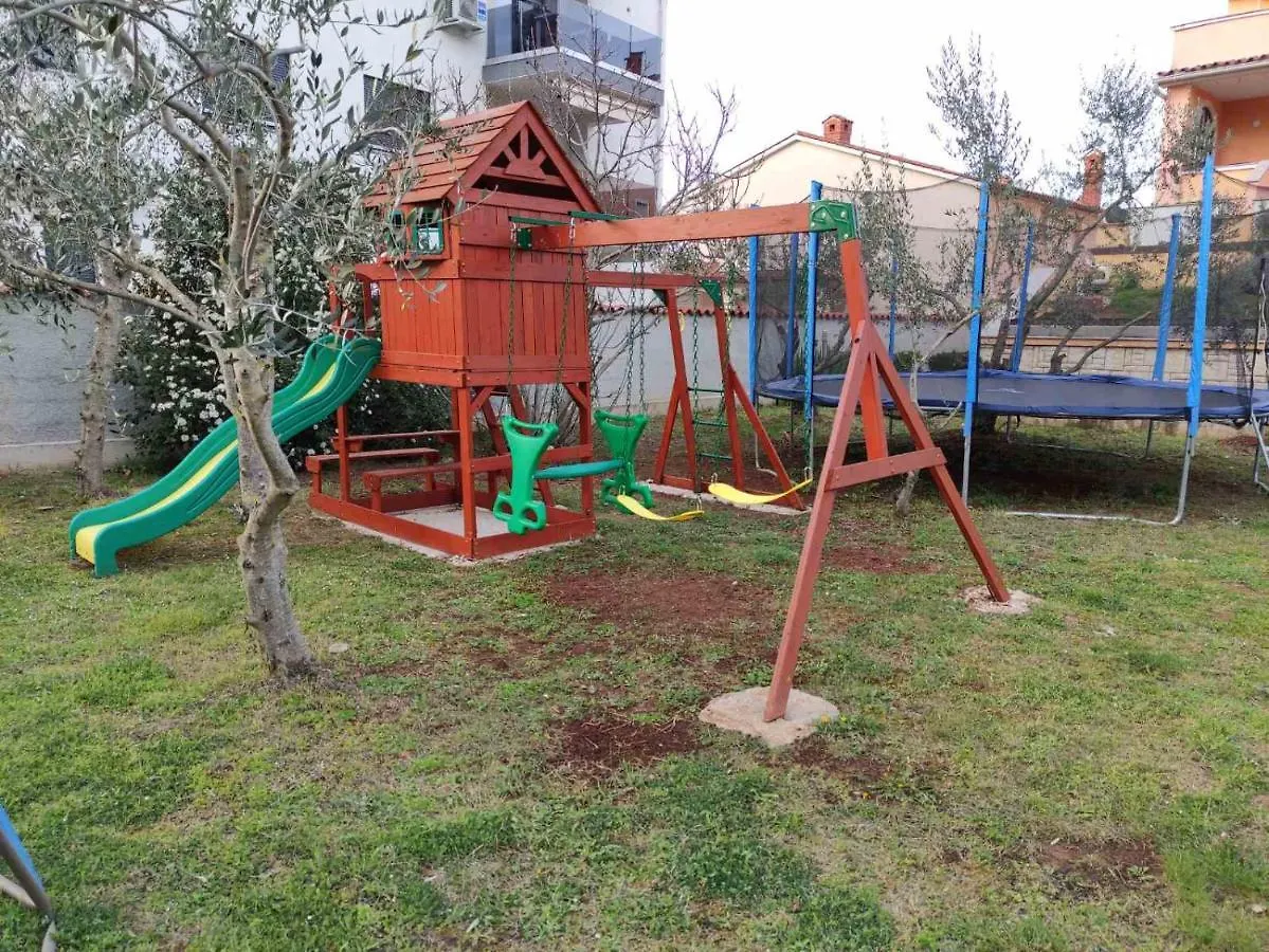 Apartmani Viktorija Fažana 0*,